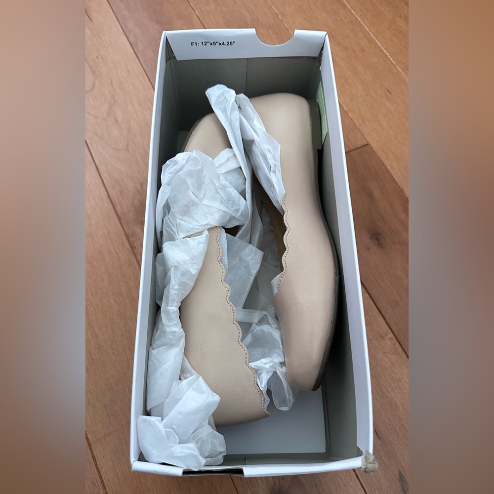 Lauren Conrad scalloped ballerine sz6.5